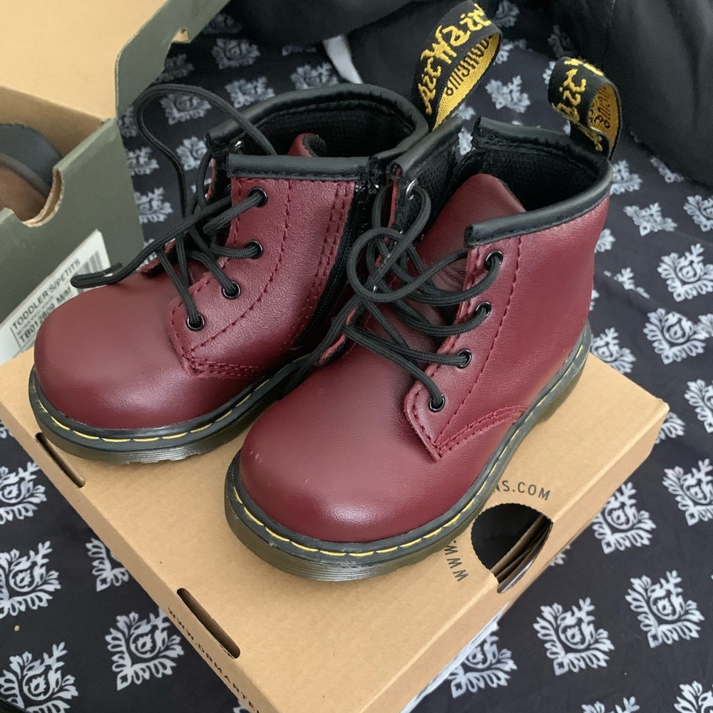 Toddler dr martens